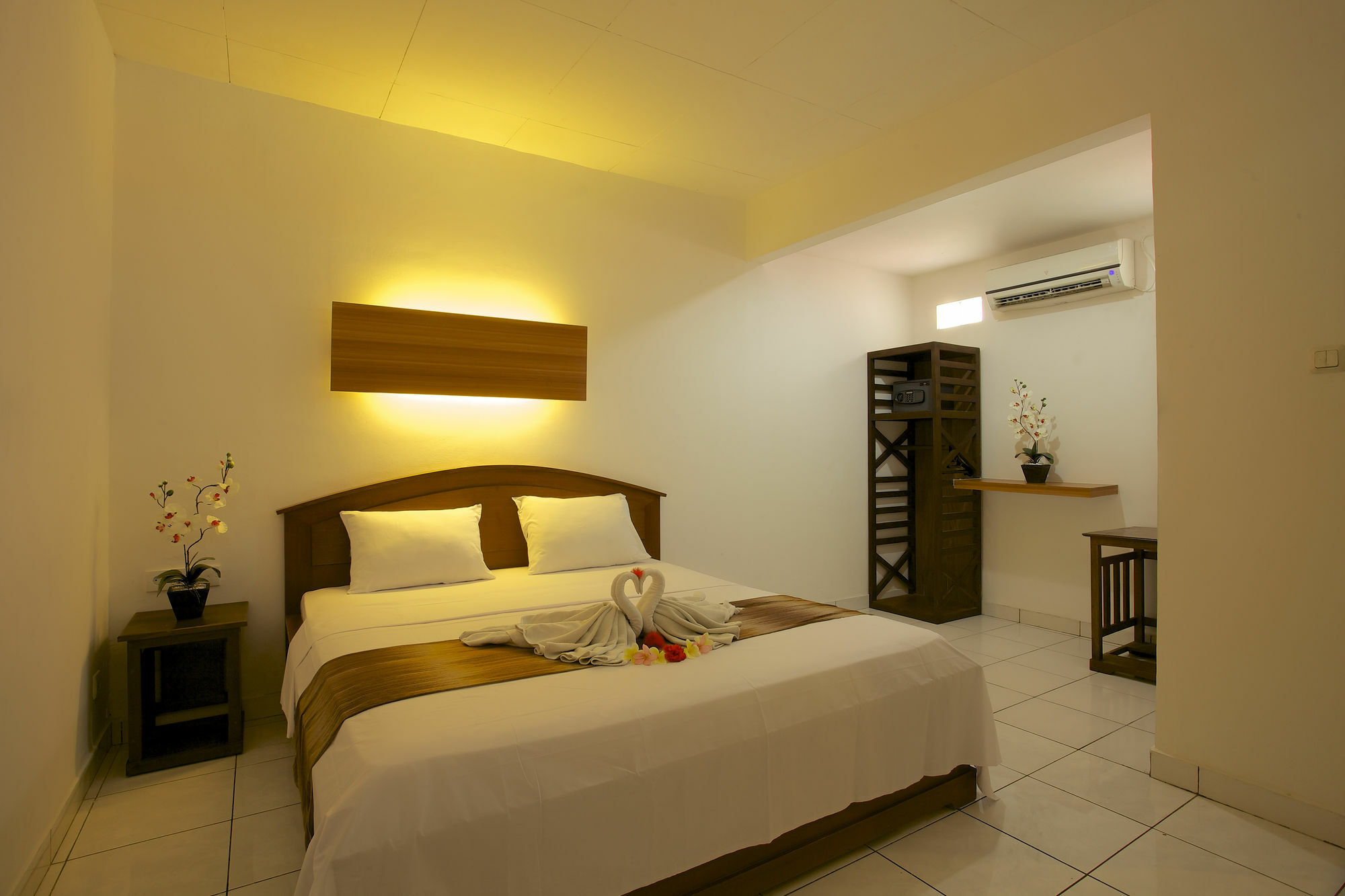Ayu Lili Garden Hotel Kuta Kuta Lombok Exterior foto
